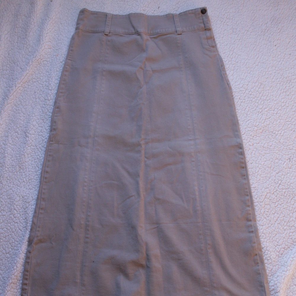 Lee Khaki Long Modest Skirt Size 9/10 Medium